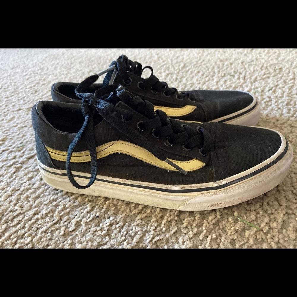 Vans - Picture 2 of 4
